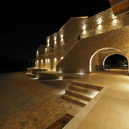 Terra Di Pietra Exclusive & *